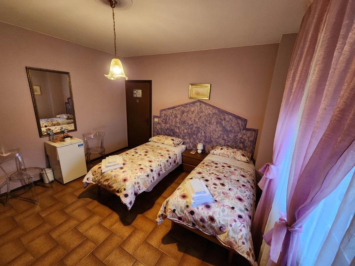 Gold B&B Ravarino ภายนอก รูปภาพ